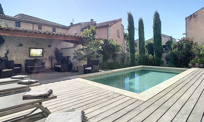 Pernes-les-Fontaines House | Le 115, air-conditioned town house with interior courtyard and swimming pool