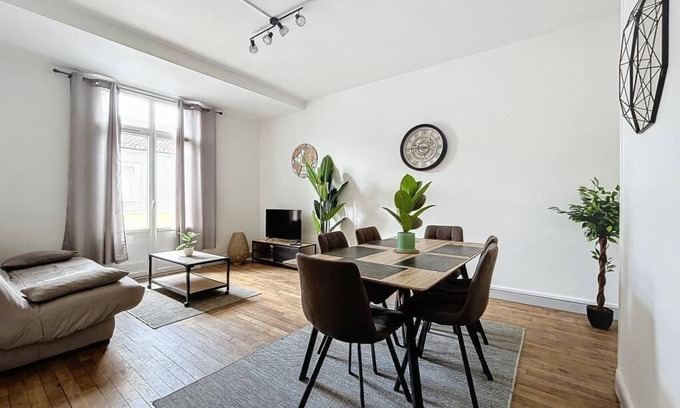 Montlucon Apartment | Le 3-F2 historic center