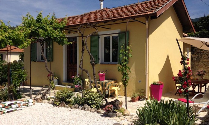 La Trinite House | Le 43