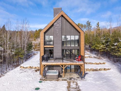 Saint Come Ski Chalet | Le 70 Scandinavian chalet SPA and Pool Table