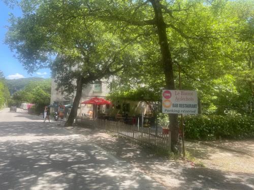 Vallon-Pont-d'Arc Hotel | le bistrot ardéchois by Papytof
