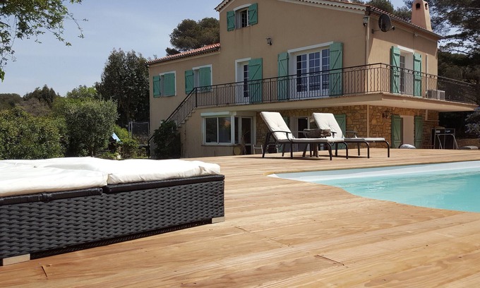 Le Brusc Villa | Le Brusc - charming villa with swimming pool 300m from the port and beach