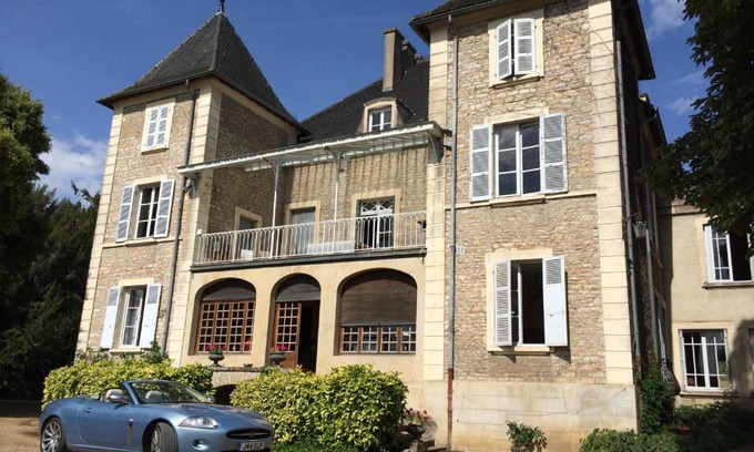 Champagny-sous-Uxelles Bed & Breakfast | Le Château