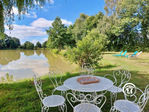 Aron House | Le Chaussis