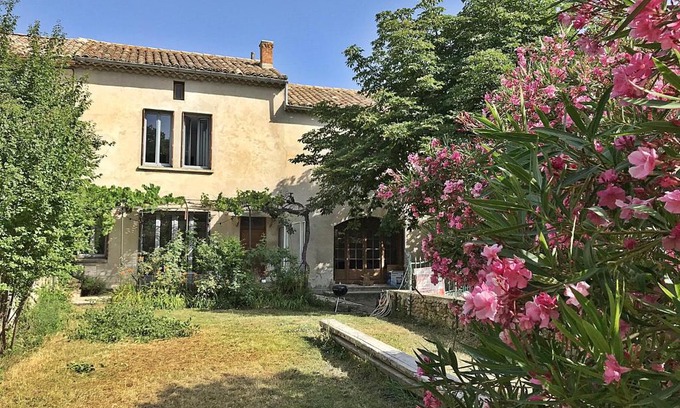 Rochegude House | Le Clos de l'Apparent