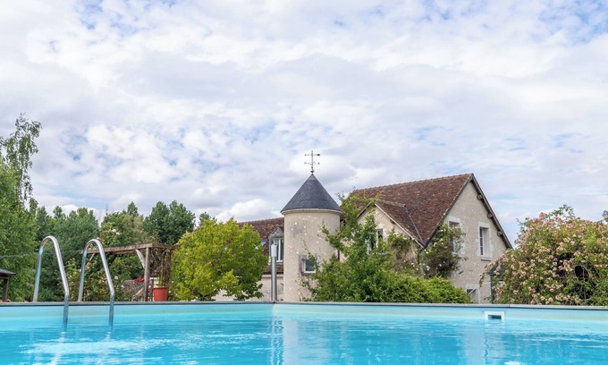 Cellettes Cottage | Le Clos de la Bodice holiday cottage for 12-15 people, 7 bedrooms, with Jacuzzi