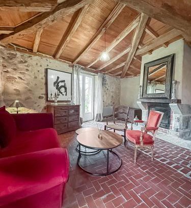 Saint-Amand-sur-Sevre House | Le Clos des Écorcins - Terrasse - Parking privé