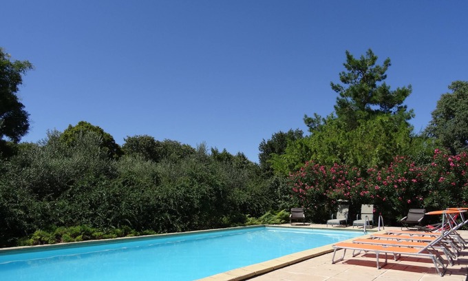 Saint-Dezery Cottage | Le Clos Massadau, former home of shepherd