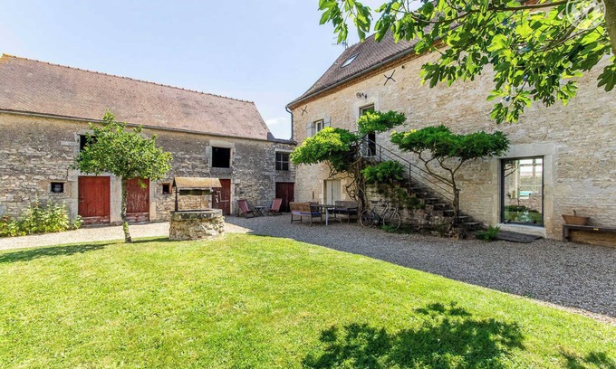 Chaudenay House | Le Clos Saint-Véran - CHAUDENAY