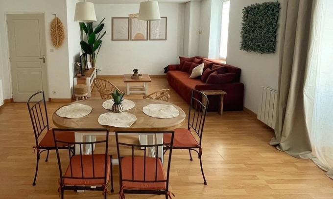 Dompierre-sur-Besbre Apartment | Le Cocon de Kenna - in the heart of the village
