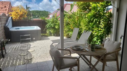 Sainte-Anne Apartment | Le Colibri