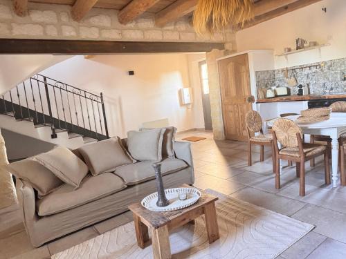 Gallician House | LE DOMAINE D'AMBRE La maison des Vendangeurs