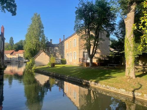 Donzy House | Le Douze, au bord de la rivière