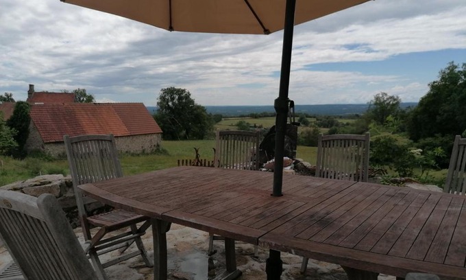 Saint-Silvain-sous-Toulx House | Le gîte du monteil