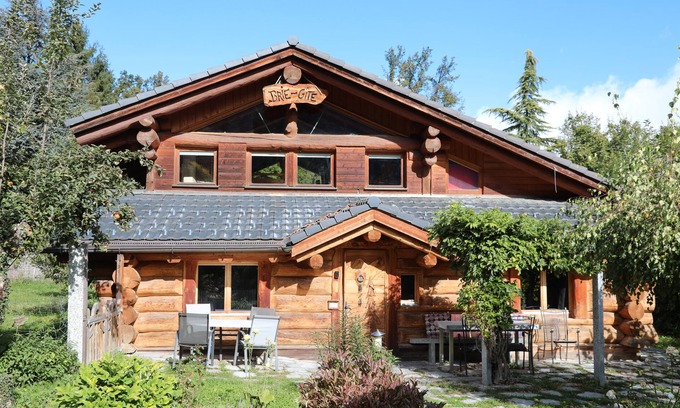 Chalais Ski Chalet | Le Gîte de Briey, complete chalet, 7 min from Vercorin
