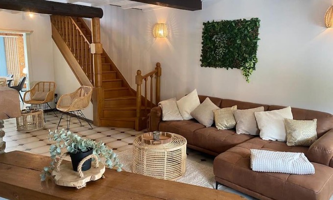 Hargnies House | Le gîte de l’arbre