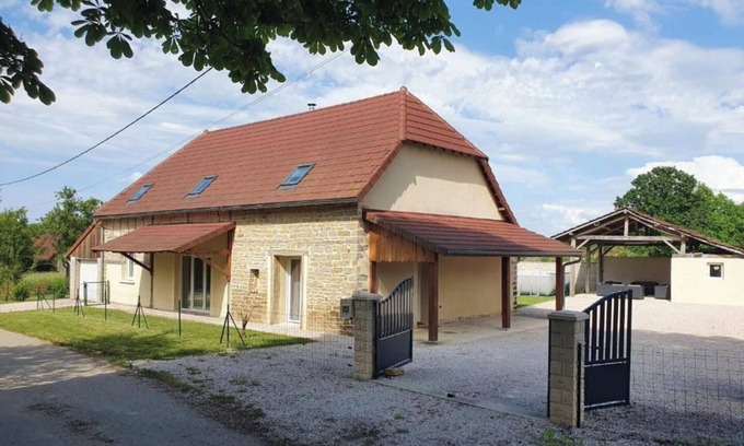 Commenailles House | Le Gîte des Globe-Trotters