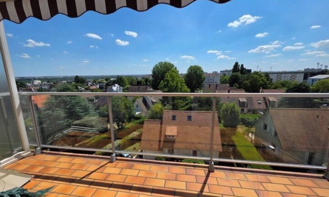 Quartier Malherbe Apartment | Le haie vigné, large quiet apartment close to town center