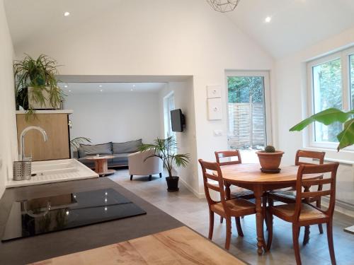 Bouglainval House | Le Jean Moulin