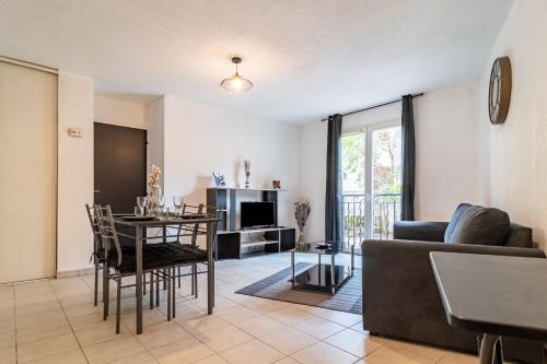 Le Luc Apartment | Le Laury