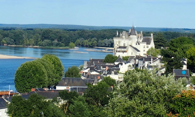Montsoreau House | Le Logis des Abbesses - A hanging garden on the Loire.