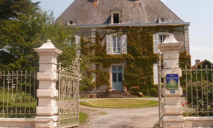 Les Pineaux Bed & Breakfast | Le Logis