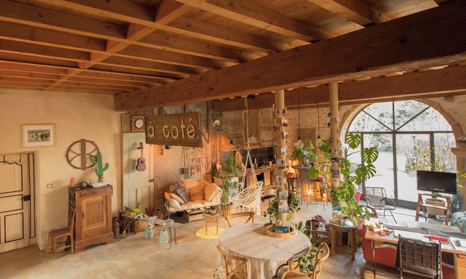 Cuisery House | Le Manoir Bressan Beautiful spacious family home, quiet, dogs OK