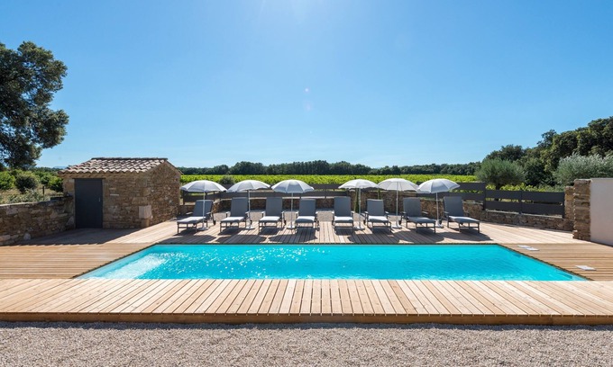 Suze-la-Rousse Apartment | Le Mas des Aracil 1 - Appt climatisé 6p, piscine