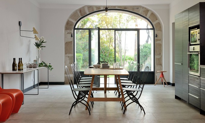 Violes Other | Le Mas - Vignes à portées de vue, Domaine viticole de l'Odylée - 12 people