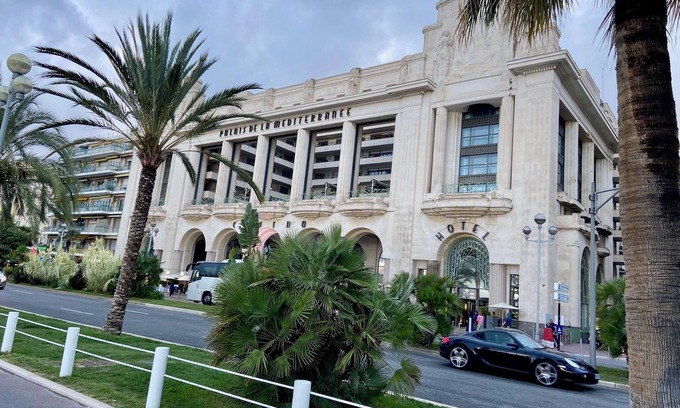 Carre d'Or Apartment | Le Mediterranean- Carre d'Or- Promenade des Anglais - City lights