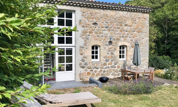 Saint-Pierreville Bed & Breakfast | Le Moulinage Chabriol - The Loft