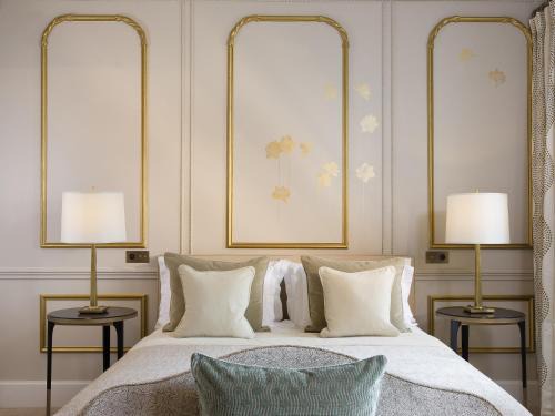 7th Arrondissement Hotel | Le Narcisse Blanc