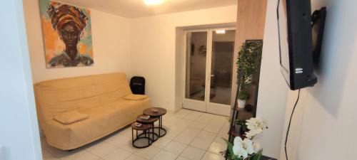 Montereau-sur-le-Jard Apartment | Le Nid du Voyageur