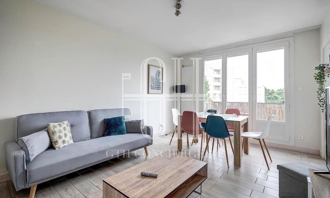 Saint-Pierre-des-Corps Apartment | Le Noisetier / Proche Gare Saint Pierre Des Corps