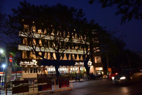 Mysore Hotel | Le Oak Inn