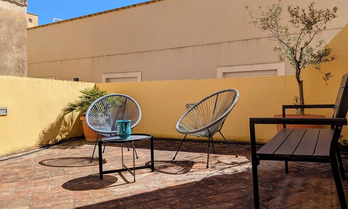 Trapani City Centre Apartment | Le Ortensie, terrace in the center of Trapani near the beach