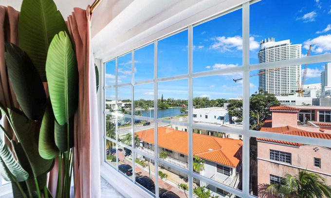 Mid Beach Hotel | Le Particulier Miami