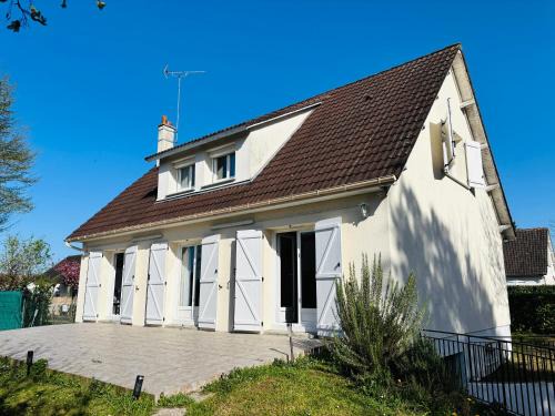 Gien House | Le Pavillon G aillard - Maison de 5 chambres