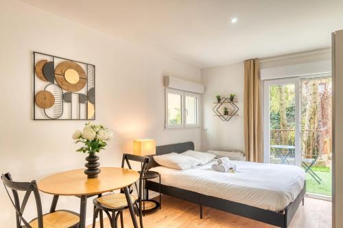 7th Arrondissement Apartment | Le Petit Atelier - Climatisé extérieur - Jean Macé