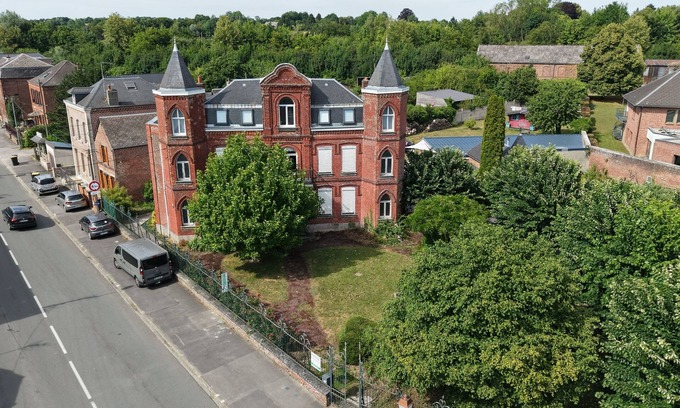 Avesnes-sur-Helpe Apartment | Le petit Château Avesnois