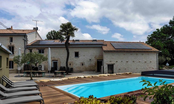 Pamproux Bed & Breakfast | Le Petit Courault: Renovated mill, sleeps 35 comfortably in the heart of nature.