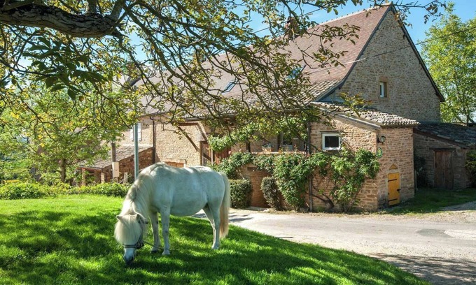 Etrigny Other | Le Petit Gîte de la Ferme de Châtenay