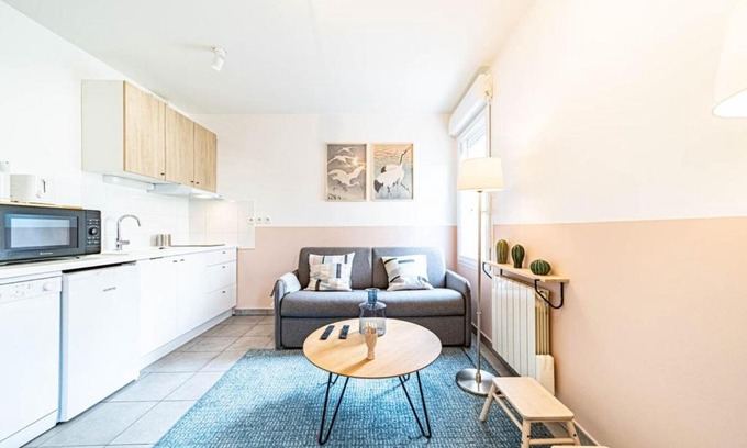 Vaise Apartment | Le petit Montel- studio avec garage-métro Valmy