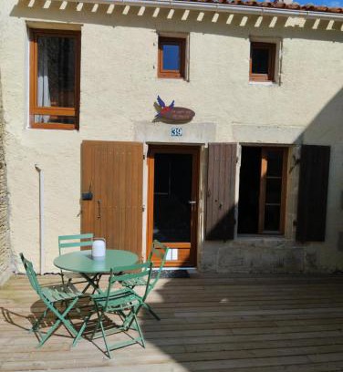 Le Vanneau-Irleau House | Le petit nid du marais