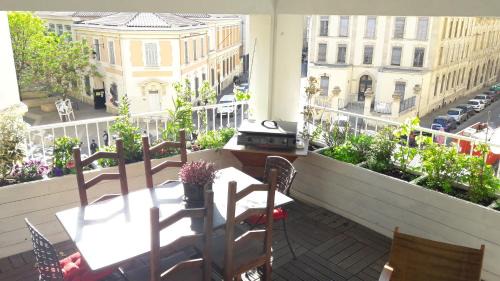 Les Grands Carmes Apartment | Le Phocéen Appartement Terrasse Plein centre