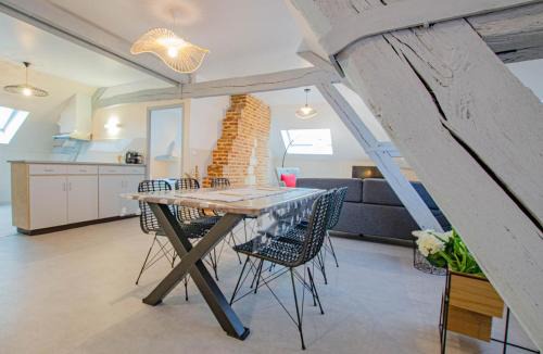 Laubressel House | Le presbytere