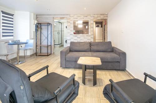 Saint-Geoire-en-Valdaine Apartment | Le Refuge de Valdaine - Joli studio climatisé