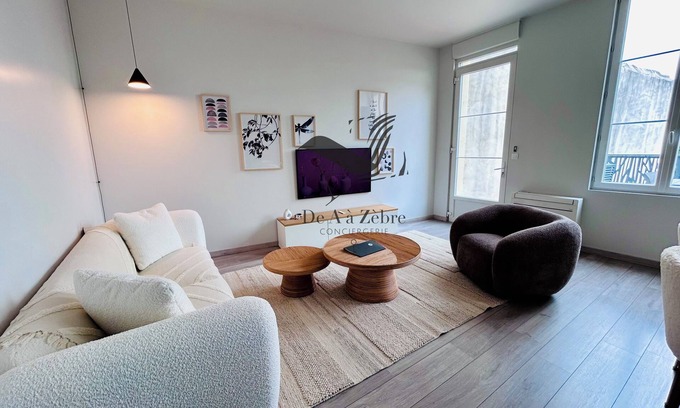 Rochefort Apartment | Le République 5 - Apartment with terrace right in the center of town and close to the thermal baths