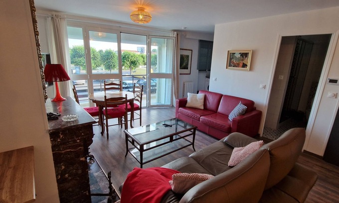 Chateau-Thierry Apartment | Le Rossignol - Résid. les Quatre Oiseaux - Plein Centre Ville de Chateau Thierry