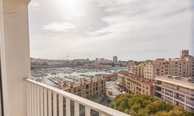 Hotel-de-Ville Apartment | Le Saint Jean - Appt avec vue sur lentrée du Vieux Port